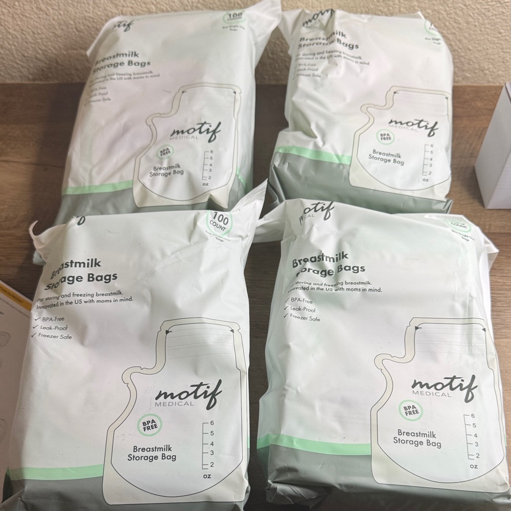 400ct Motif Medical Breastmilk Storage Bags - White and Green
